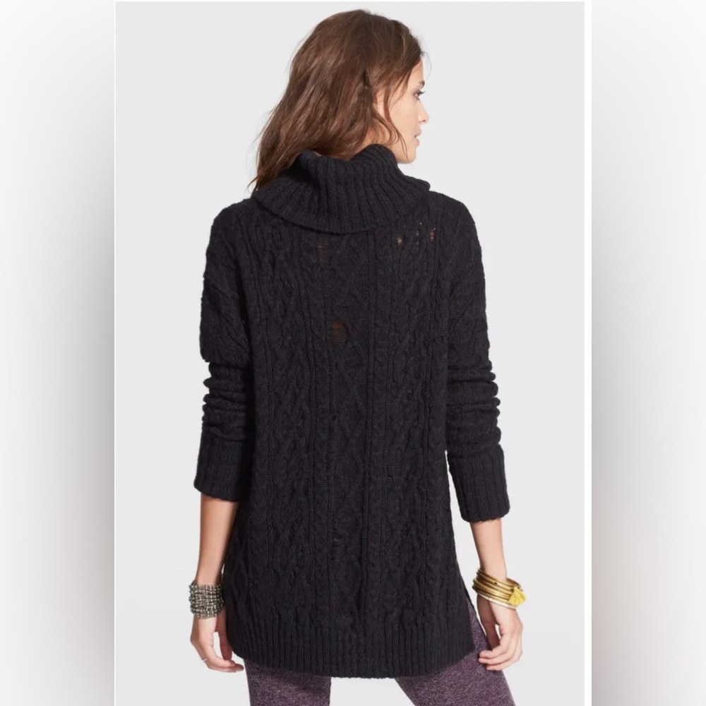 Free People Cable Knit Vintage Worn Look Sweater🌹 - Picture 2 of 9